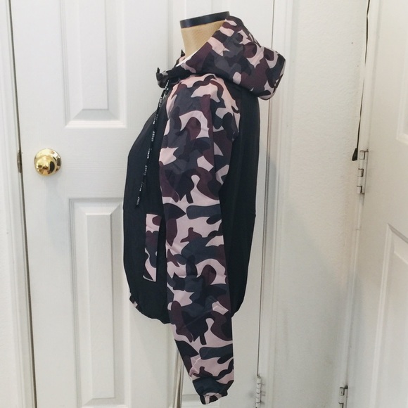 # CAMO PANEL HOODED WINDBREAKER JACKET - Picture 5 of 7